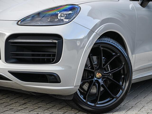 Porsche CAYENNE Coupé 3.0 E-Hybrid | Sport Design | NL-Auto | Carbon Dak | Alcantara Hemel | Carbon Interieur | Luchtvering | Camera | Stuur- Stoelverwarming | Memory Seat | Soft Close | HIFI | Trekhaak |