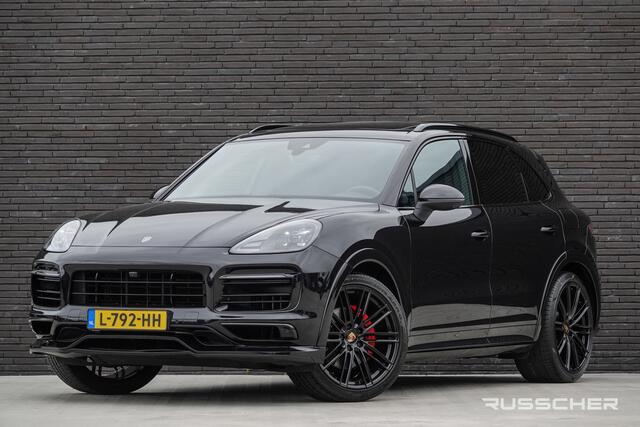 Porsche CAYENNE 3.0 E-Hybrid 462Pk | Tech Art | Sport-Design Pakket | Akrapovic | Luchtvering | Panoramadak | 360° Camera | 22''
