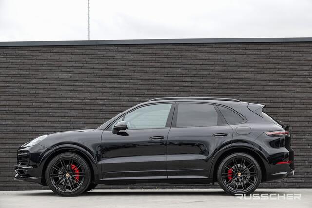 Porsche CAYENNE 3.0 E-Hybrid 462Pk | Tech Art | Sport-Design Pakket | Akrapovic | Luchtvering | Panoramadak | 360° Camera | 22''