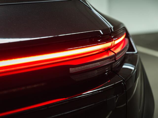 Porsche MACAN 4