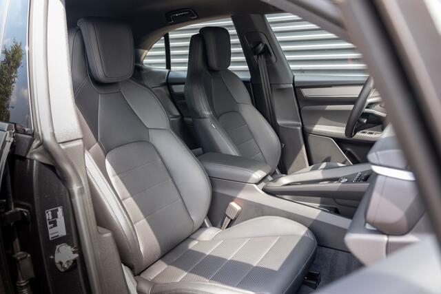 Porsche MACAN Electric Luchtvering/ Panoramadak / BOSE® / NP ¤ 105.046