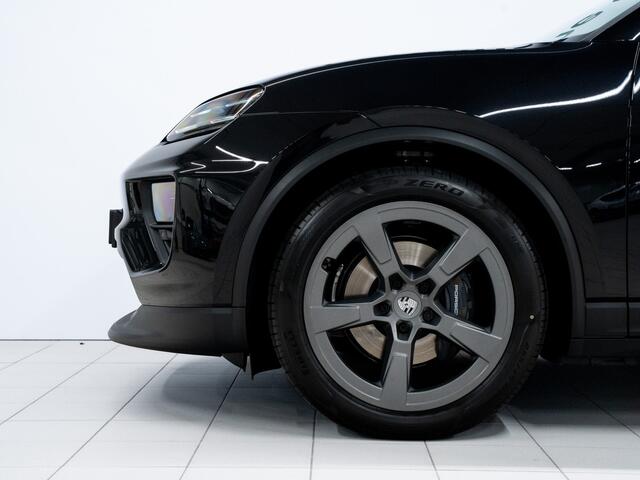 Porsche MACAN 4
