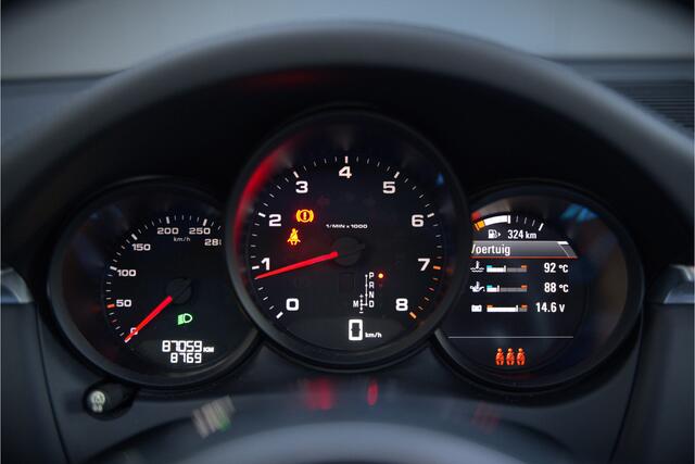 Porsche MACAN 2.0 | Panoramadak | Bose | Luchtvering | PASM | Memory Seats | Camera | Leder Dashboard | Stuurverwarming | Stoelverwarming | Elektrische Achterklep | Navigatie |
