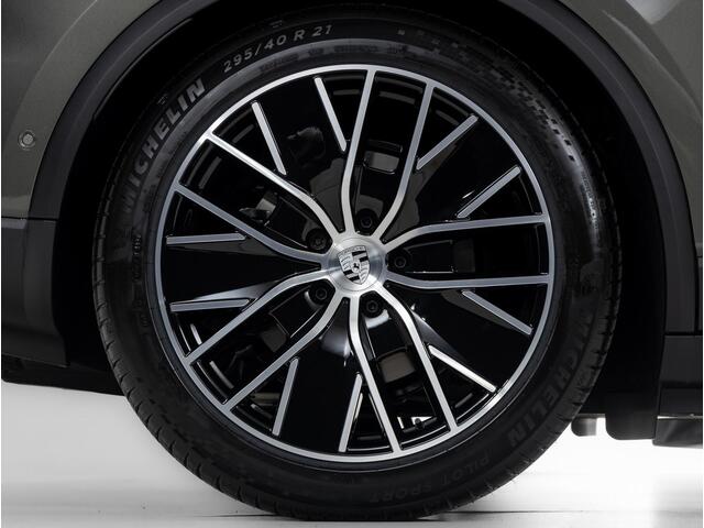 Porsche MACAN 100 kWh