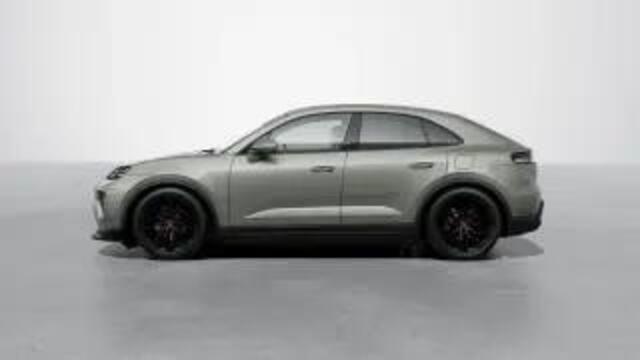 Porsche MACAN 4