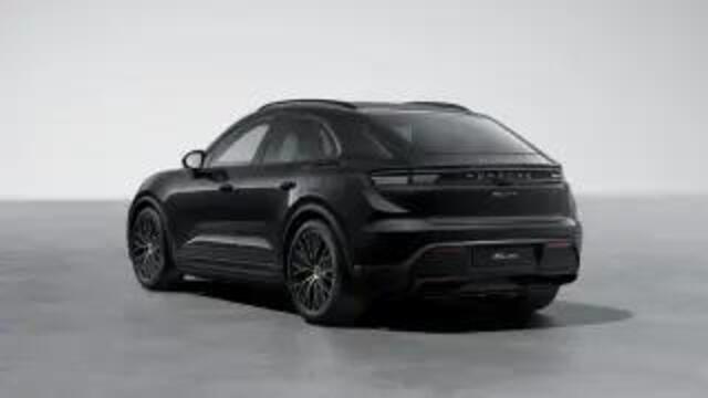 Porsche MACAN 4