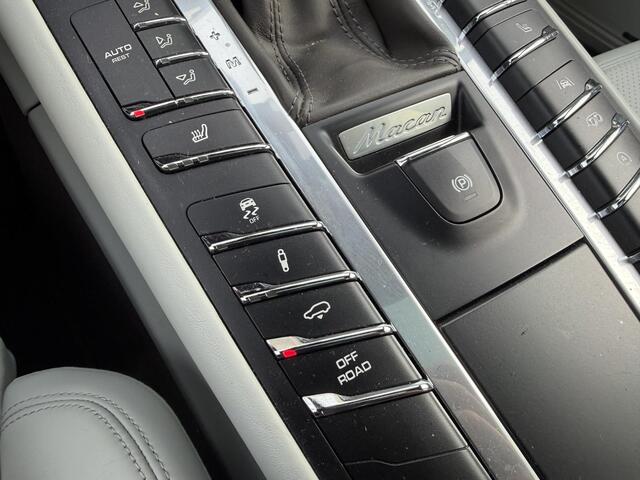 Porsche MACAN 3.0 S Sport Chrono | Panoramadak | Camera | Luchtvering | Carbon | GPAYAUDIO | DAB |