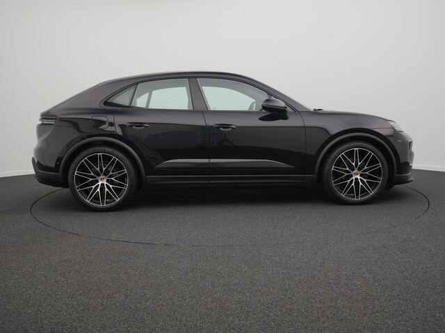 Porsche MACAN 4