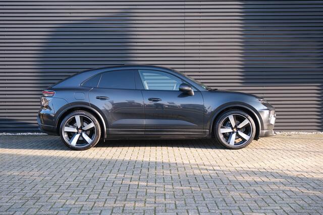 Porsche MACAN 100 kWh | Adaptive luchtvering | Sport Chrono | Leerpakket | 22" |