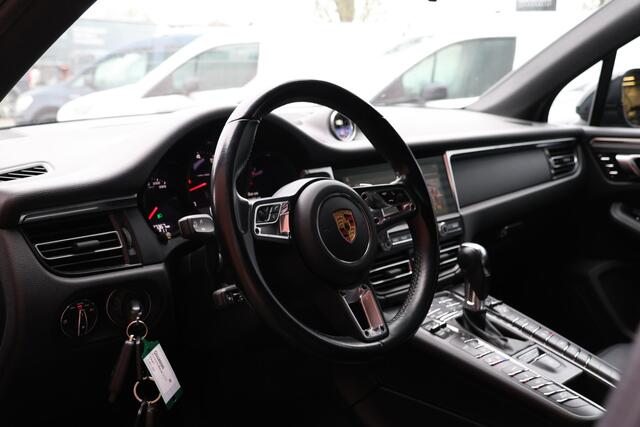 Porsche MACAN 2.0 | ACC | Panoramadak | Inc BTW | 21'' | Sportchrono | Bose | Stoelventilatie | Elek. trekhaak | CarPlay | Luchtvering | Camera | Memory seats | Lederen bekleding | Alarm klasse 5 | Standkachel