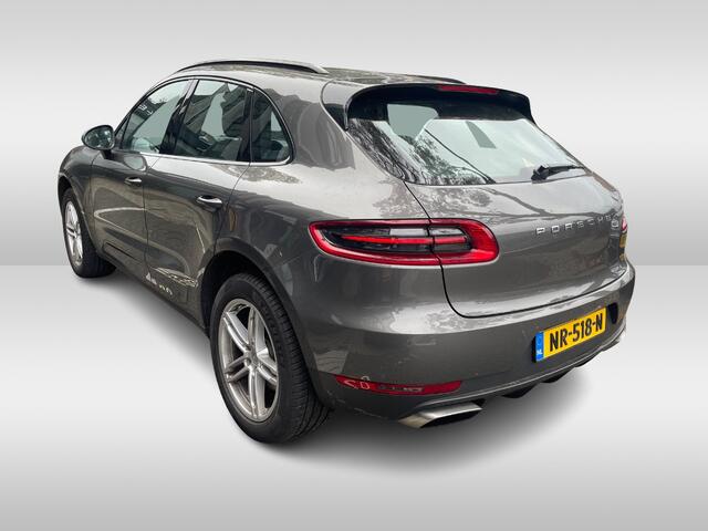 Porsche MACAN 2.0 / Panoramadak / Camera / Adaptieve stoelen / Sportchrono / 19'' / Navigatie / Bose / Stoelverwarming / Cruise Control