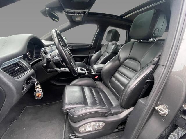 Porsche MACAN 2.0 / Panoramadak / Camera / Adaptieve stoelen / Sportchrono / 19'' / Navigatie / Bose / Stoelverwarming / Cruise Control