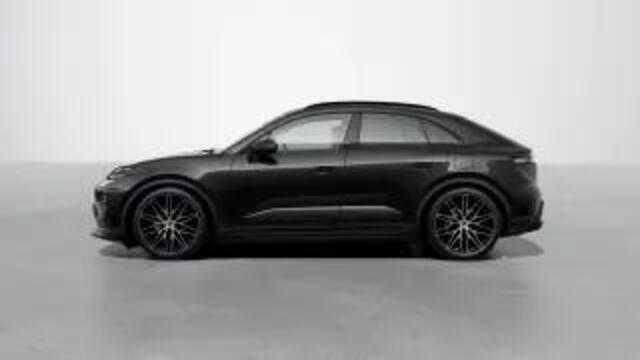 Porsche MACAN 4