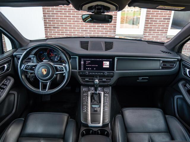 Porsche MACAN 2.0T PDK Aut. NW model | Volleder | 21" LM turbo classic | Panodak | CarPlay | Stoelverw | Parkpack | Trekhaak | Org NL & dealer onderhouden!