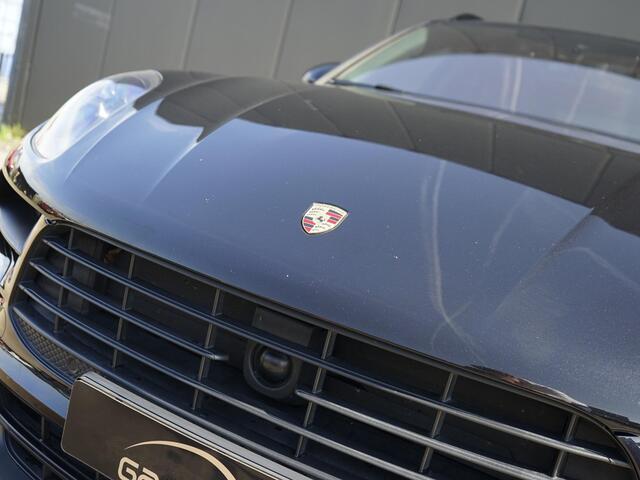 Porsche MACAN 2.0 Luchtvering / PDLS+ / Pano / Stoelverw. + Ventilatie / Adap. cruise / Sporteindpijpen / Comfortstoelen / Bose