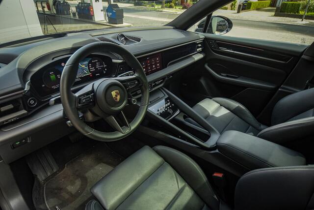 Porsche MACAN 4 100 kWh l luchtvering l Pano l Matrix Led