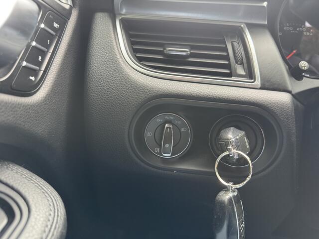 Porsche MACAN 2.0, Pano, CarPlay