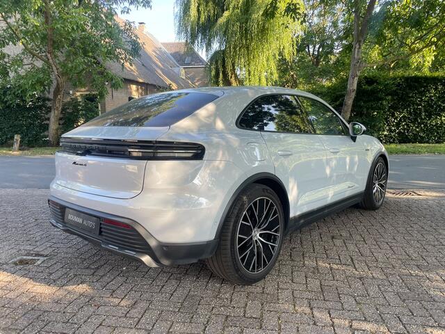 Porsche MACAN 4 100 kWh Panorama Luchtvering Matrix Passenger Display
