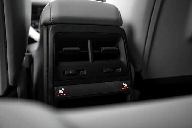Porsche MACAN 4 100 kWh 408pk | Fabrieksgarantie | 1e. Eig.