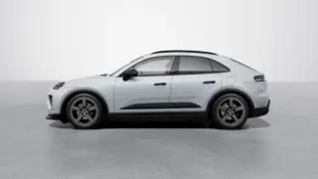 Porsche MACAN 4