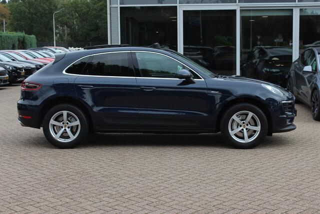 Porsche MACAN 3.0 D S / Panoramadak / Adaptieve Stoelen / Parkeerhulp V+A / 19'' / Navigatie / Stoelverwarming / Cruise Control