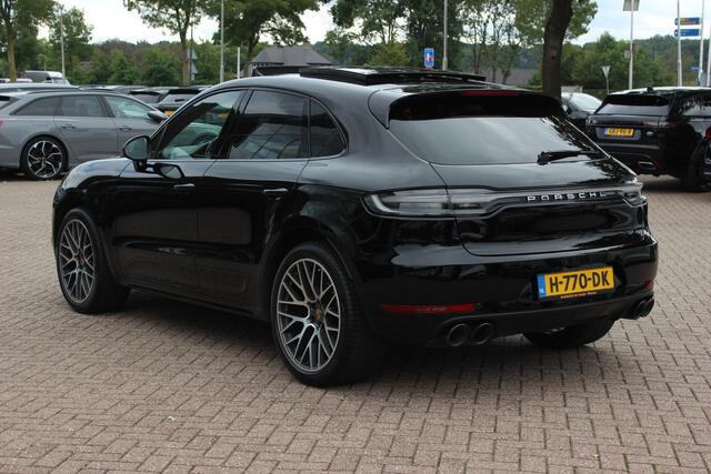 Porsche MACAN 2.0 / Trekhaak / Panoramadak / Camera / Adaptieve Stoelen / Luchtvering / 21'' / Bose / Sportchrono / CarPlay / Dodehoek / DAB / ACC