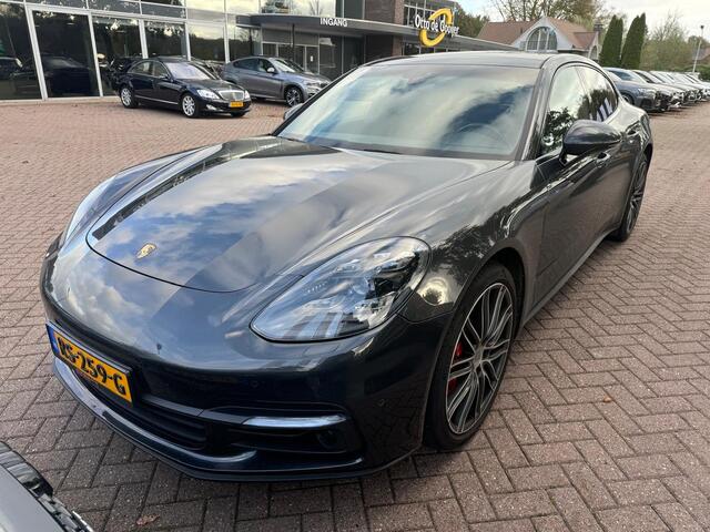 Porsche PANAMERA 4.0 4S / Panoramadak / Camera / Keyless / Nachtzicht / 21'' / Achterasbesturing / Bose / Massage / Dodehoek / Luchtvering / Leder / Stuurverwarming / Stoelventilatie