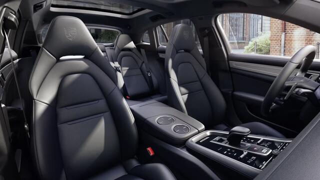 Porsche PANAMERA 4 E-Hybrid Sport Turismo Platinum Edition