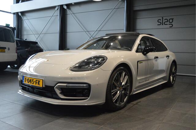 Porsche PANAMERA Sport Turismo 4.0 Turbo S E-Hybrid pano Burmester Softclose !!