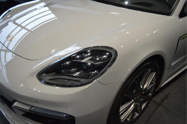 Porsche PANAMERA Sport Turismo 4.0 Turbo S E-Hybrid pano Burmester Softclose !!