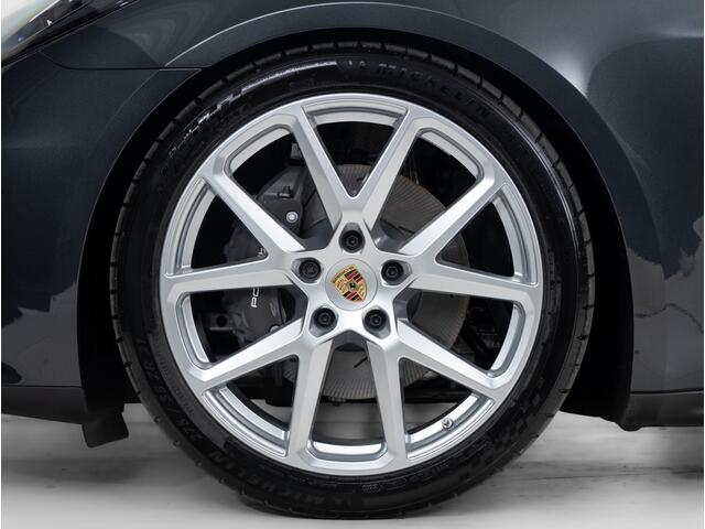 Porsche PANAMERA 4