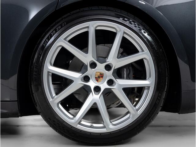 Porsche PANAMERA 4