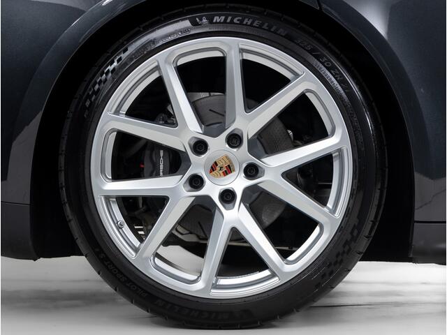 Porsche PANAMERA 4