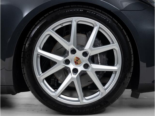 Porsche PANAMERA 4