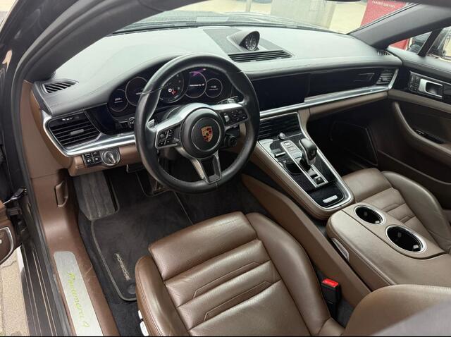 Porsche PANAMERA Sport Turismo 2.9 4 E-Hybrid / Panoramadak / 360Camera / Achterasbesturing / 21'' / Sportdesign + Chrono / Bose / Sportuitlaat / Luxe Leder / DAB / Stuurverwarming / Stoelverwarming 4x / Navigatie / DAB / Cruise Control