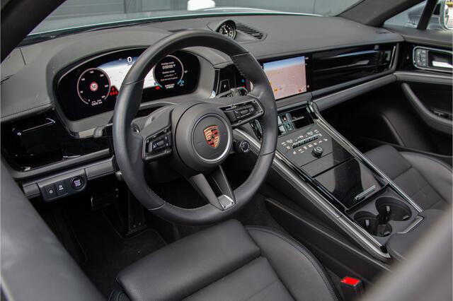 Porsche PANAMERA 2.9 4 E-Hybrid 470PK | 2025 | ACC | Stoelventilatie + Stuurverwarming | Camera | Lane & Side Assist | Softclose | Bose | Achterasbesturing | Memory 2x | 21"| Fabrieksgarantie | Geluid- en warmtewerend glas | Interieurverlichting kleur | 5 Zits | Sport Ch