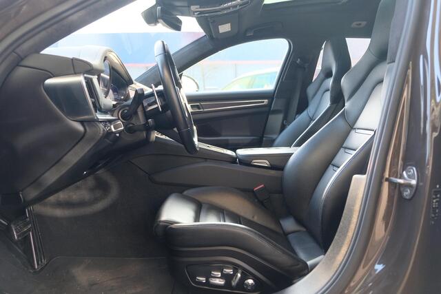 Porsche PANAMERA Sport Turismo 4.0 V8 Turbo S 700pk E-Hybrid Panoramadak Keramisch Luchtvering 4-wielsturing NLauto 1e eigenaar!