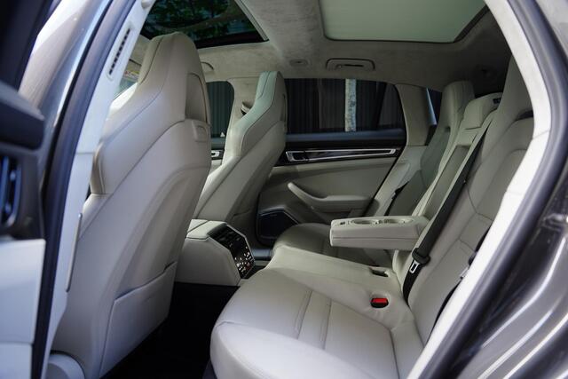 Porsche PANAMERA Sport Turismo 4.0 Turbo S E-Hybrid / Sport Chrono / Sportuitlaat