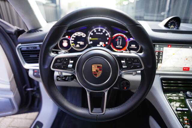 Porsche PANAMERA Sport Turismo 4.0 Turbo S E-Hybrid / Sport Chrono / Sportuitlaat