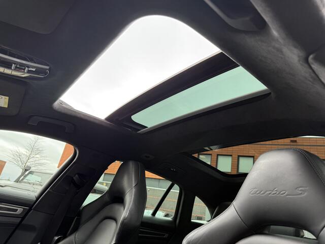 Porsche PANAMERA Sport Turismo BWJ 2018 4.0 Turbo 680 PK S E-Hybrid PANORAMADAK | SPORTCHRONO | KERAMISCHE REMSCHIJVEN | STOELKOELING/STOELVERWARMING | MEMORYSTOELEN | PDLS LED KOPLAMPEN |
