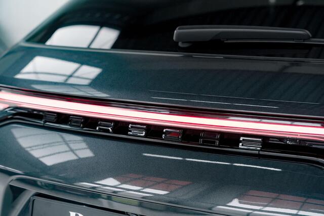 Porsche PANAMERA Sport Turismo 2.9 4 E-Hybrid Platinum Edition | Turbo Design Velgen | Head-Up Display | Massage |