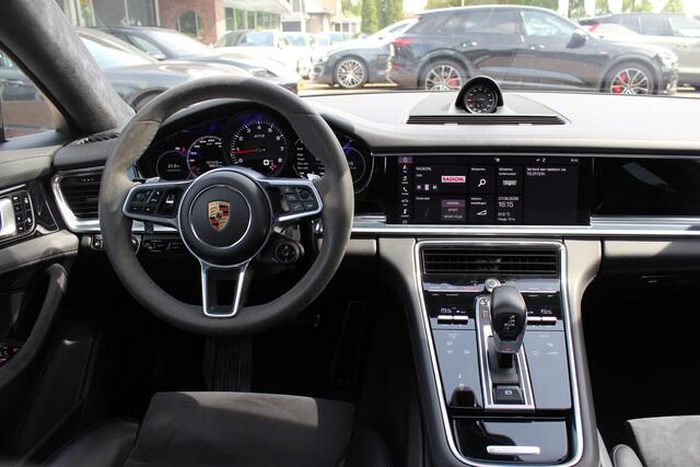 Porsche PANAMERA Sport Turismo 4.0 GTS / Panoramadak / Camera / Luchtvering / Softclose / Bose / Keyless / 21'' / Sportchrono+Design / Stoel+Stuurverwamring / Dodehoek / DAB / ACC
