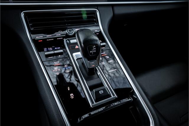 Porsche PANAMERA Sport Turismo 2.9 4 E-Hybrid 10 Years Edition Krijt Stoelventilatie 21" Achterasbesturing Soft Close Panorama