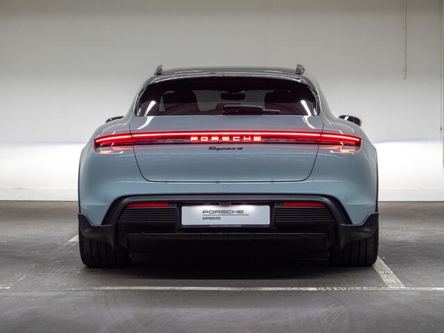 Porsche Taycan 4 Cross Turismo