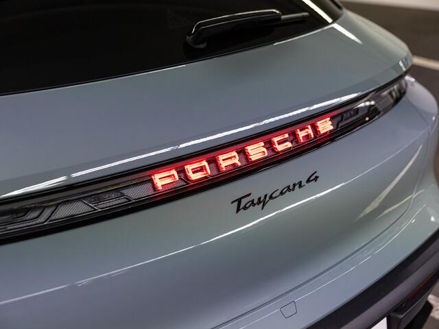 Porsche Taycan 4 Cross Turismo