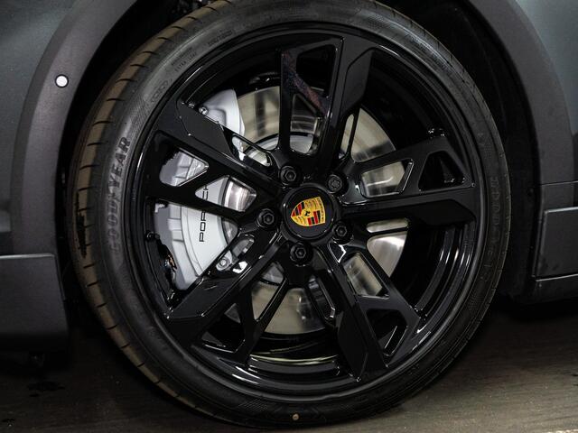 Porsche Taycan 4 Cross Turismo