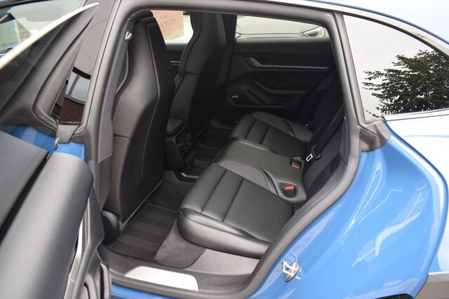 Porsche Taycan Cross Turismo 4S 93 kWh Sport chrono - Luchtvering - Glazen dak - Bose - 21"