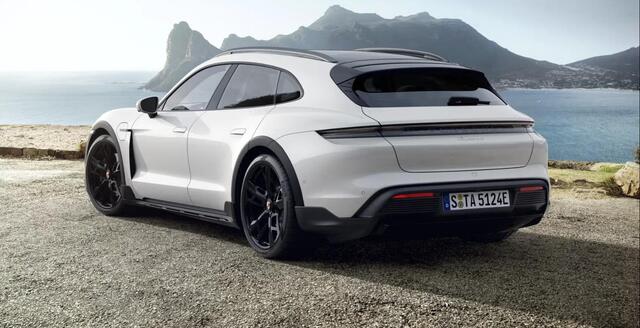 Porsche Taycan Cross Turismo 4