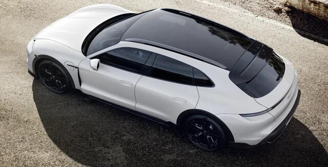 Porsche Taycan Cross Turismo 4