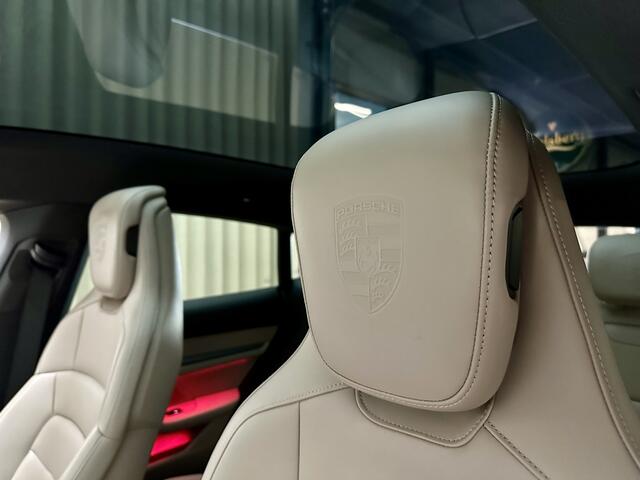 Porsche Taycan Cross Turismo 4 93 kWh *1e Eigenaar* Sportchrono / Panoramadak / 360 Camera / Keyless / Sfeerverlichting / 20"LMV